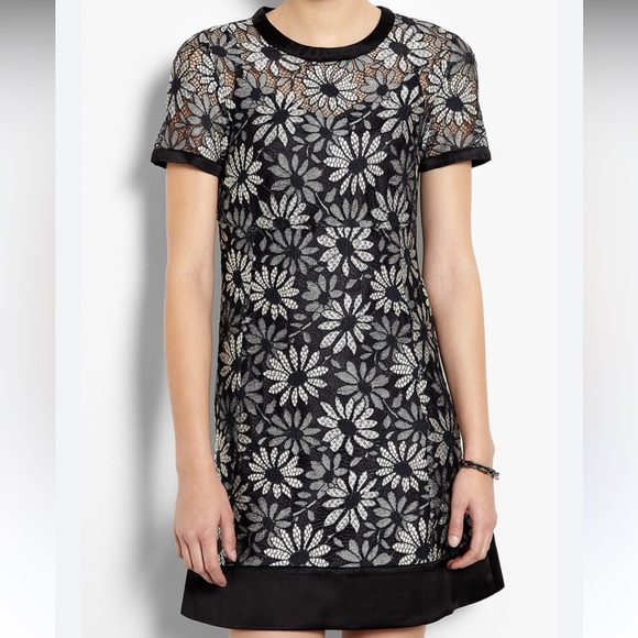 MARC by MARC JACOBS black multi daisy floral lace dress. Size 4 - Picture 16 of 16